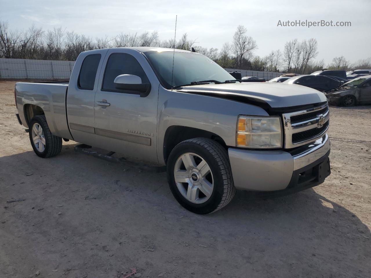 2008 Chevrolet Silverado C1500 Silver vin: 2GCEC19J081208488