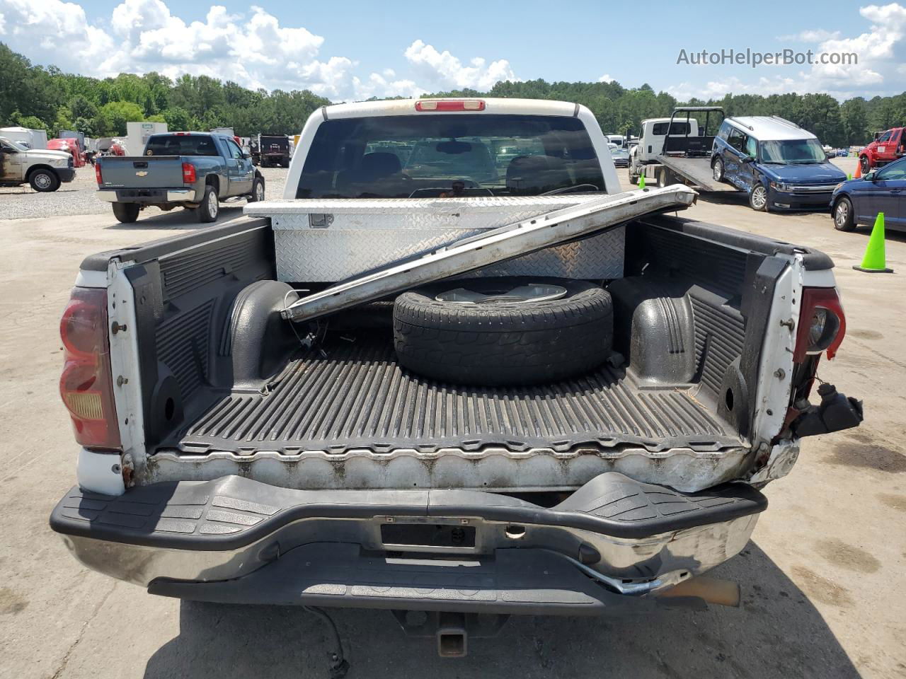 2003 Chevrolet Silverado C1500 White vin: 2GCEC19T731339802