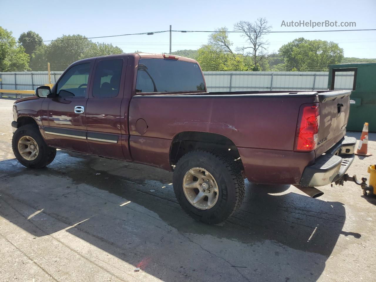 2003 Chevrolet Silverado C1500 Burgundy vin: 2GCEC19V031125302