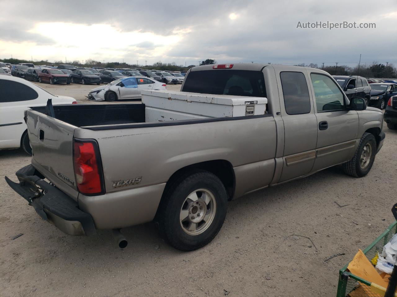 2003 Chevrolet Silverado C1500 Beige vin: 2GCEC19V331325946