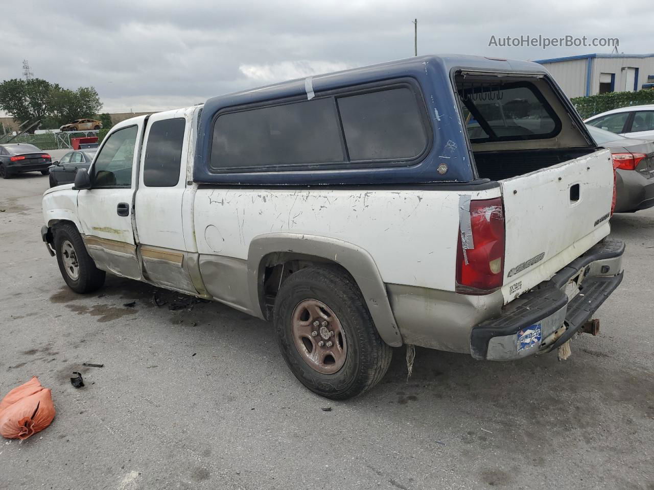 2003 Chevrolet Silverado C1500 White vin: 2GCEC19V331333979