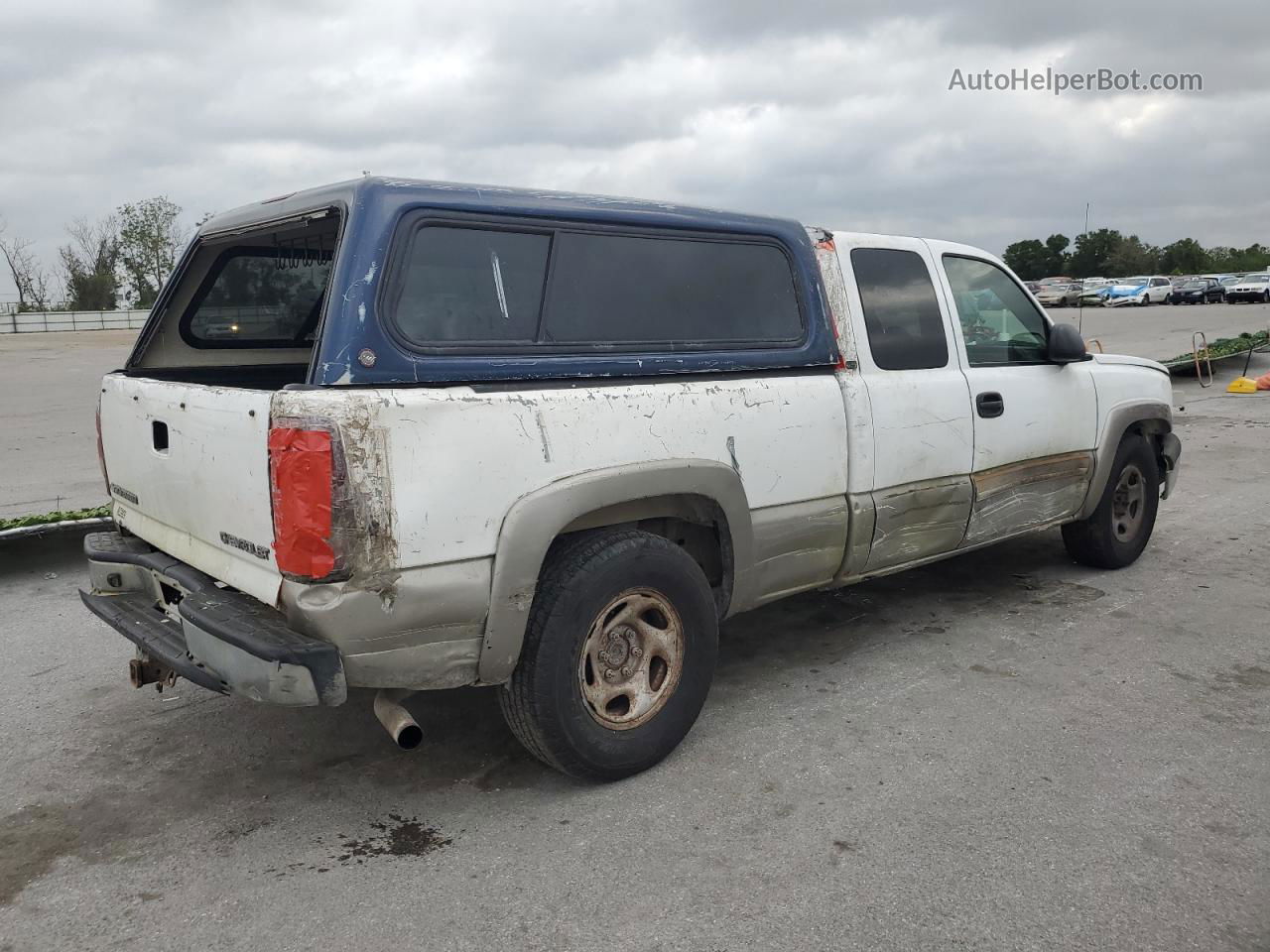 2003 Chevrolet Silverado C1500 Белый vin: 2GCEC19V331333979