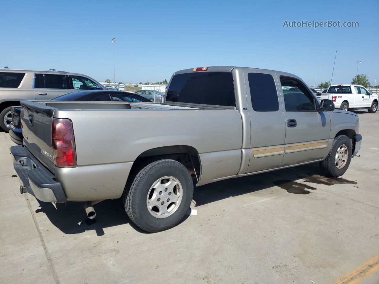 2003 Chevrolet Silverado C1500 Tan vin: 2GCEC19V831174828