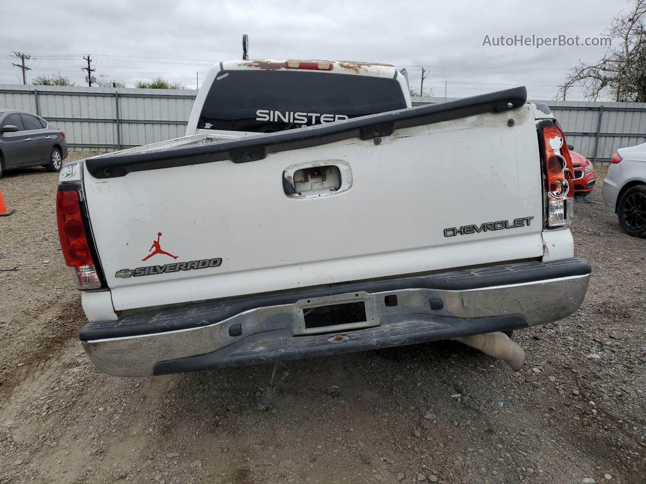 2003 Chevrolet Silverado C1500 White vin: 2GCEC19V931194599