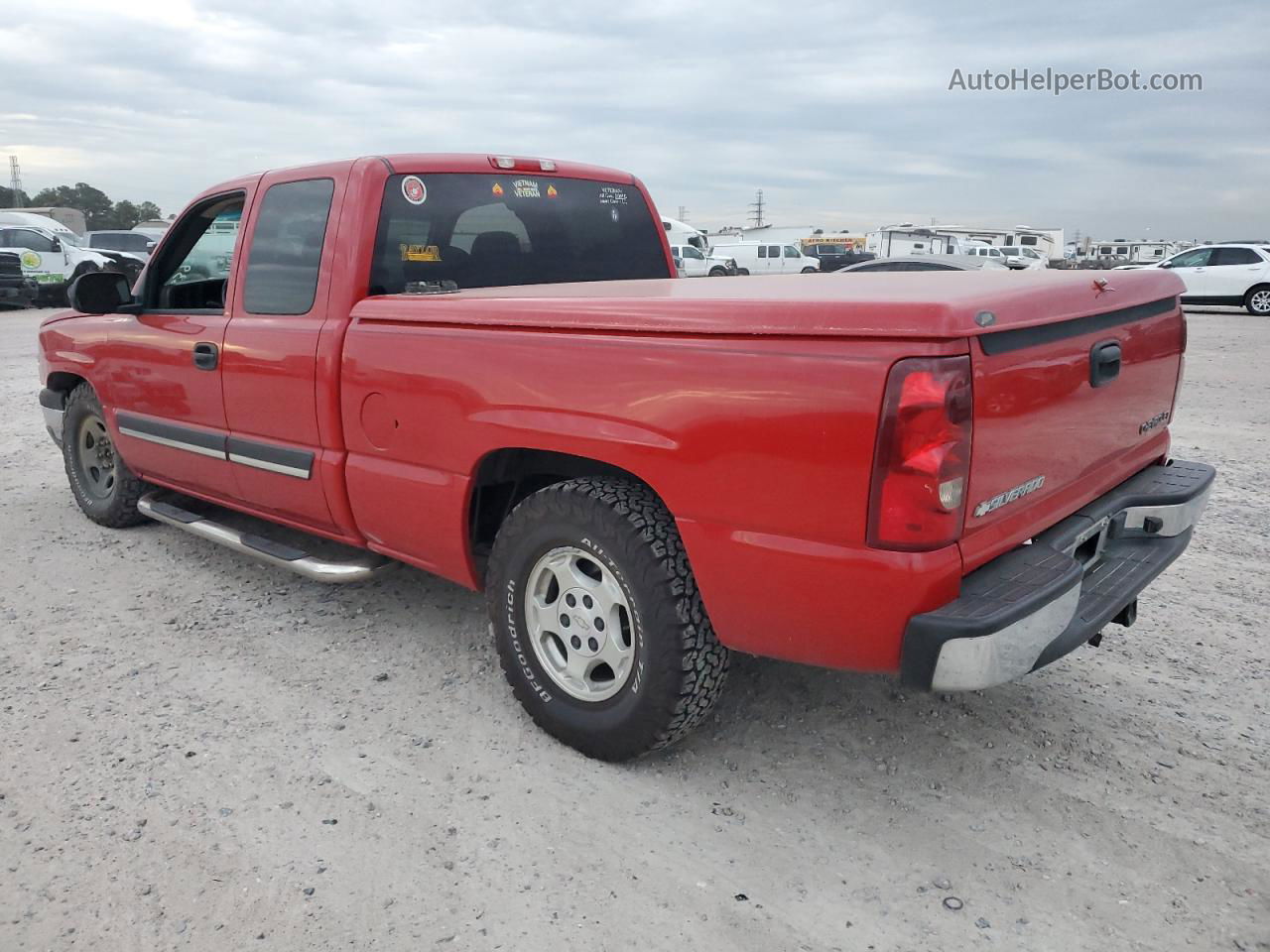 2003 Chevrolet Silverado C1500 Red vin: 2GCEC19VX31374111