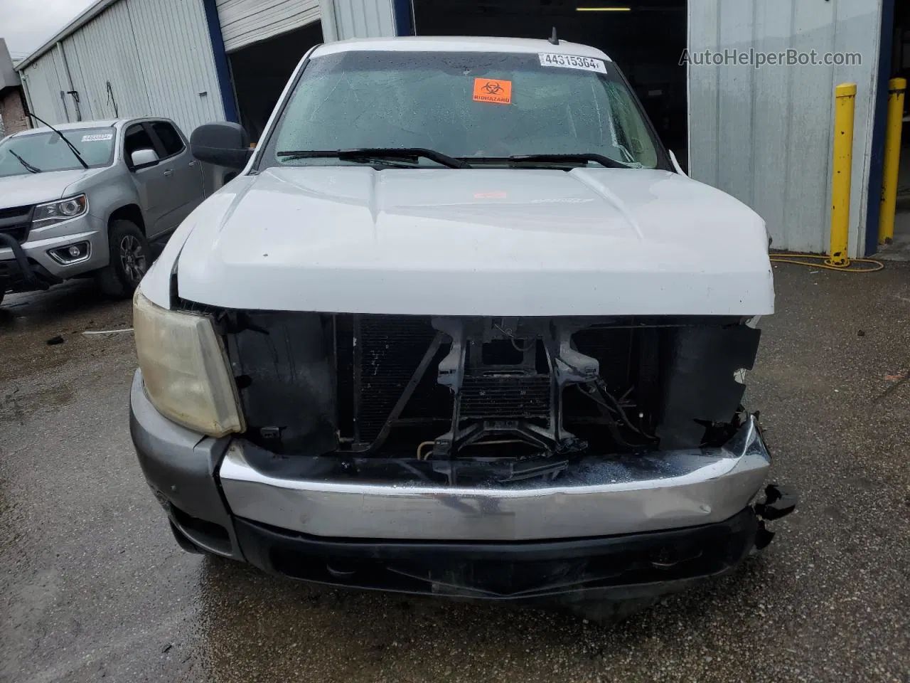 2008 Chevrolet Silverado K1500 White vin: 2GCEK13M881175679