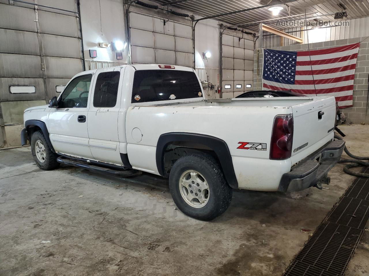 2003 Chevrolet Silverado K1500 White vin: 2GCEK19TX31105088