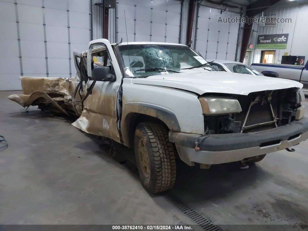 2003 Chevrolet Silverado 1500   Белый vin: 2GCEK19V131306850