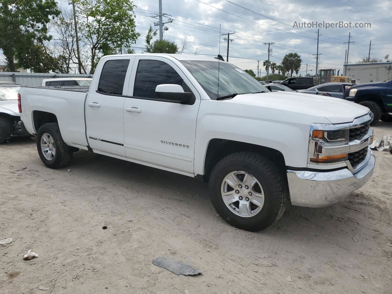 2019 Chevrolet Silverado Ld C1500 Lt White vin: 2GCRCPEC7K1109900