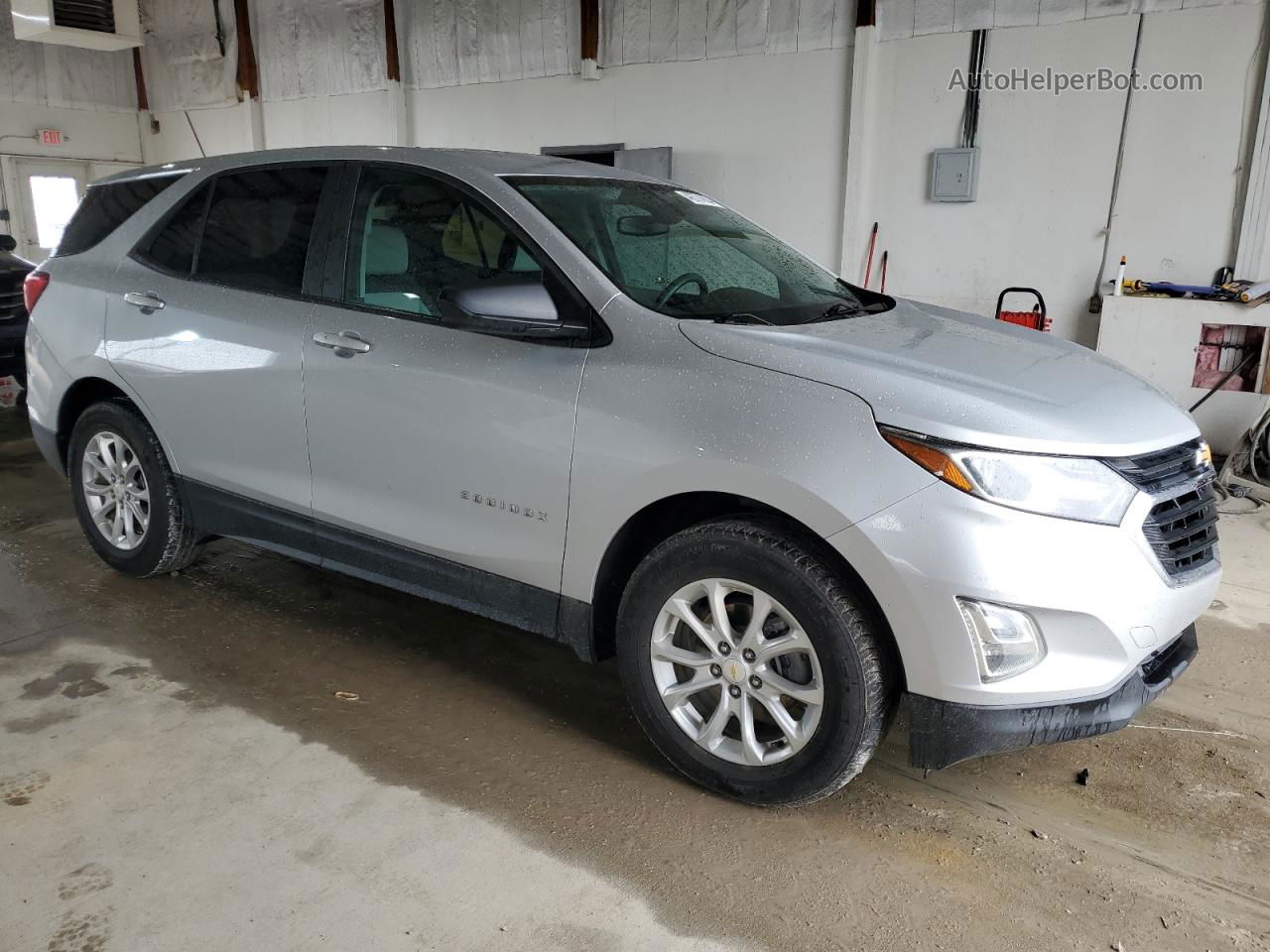 2020 Chevrolet Equinox  Silver vin: 2GNAXFEV9L6159965