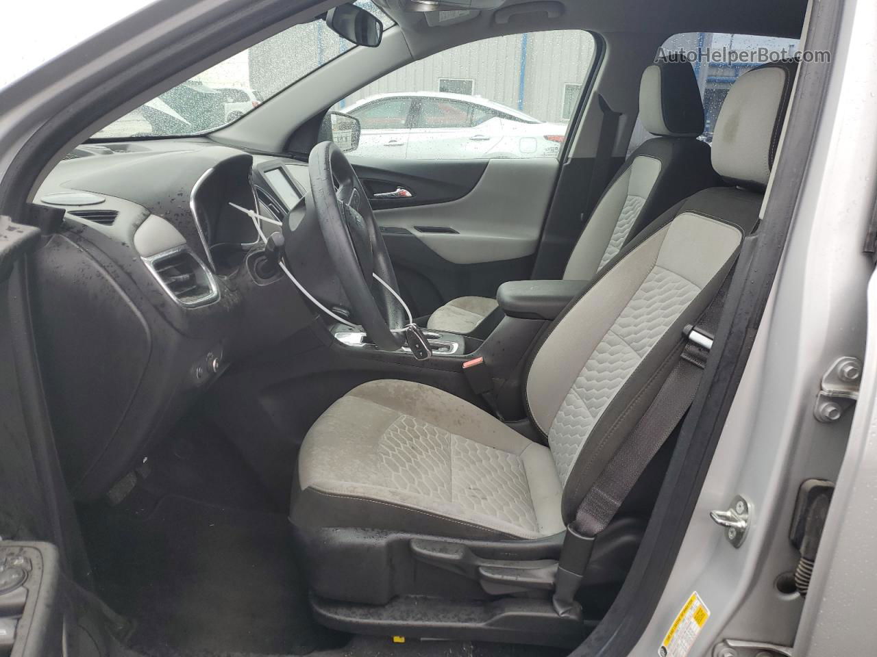 2018 Chevrolet Equinox Ls Серебряный vin: 2GNAXHEV3J6209445