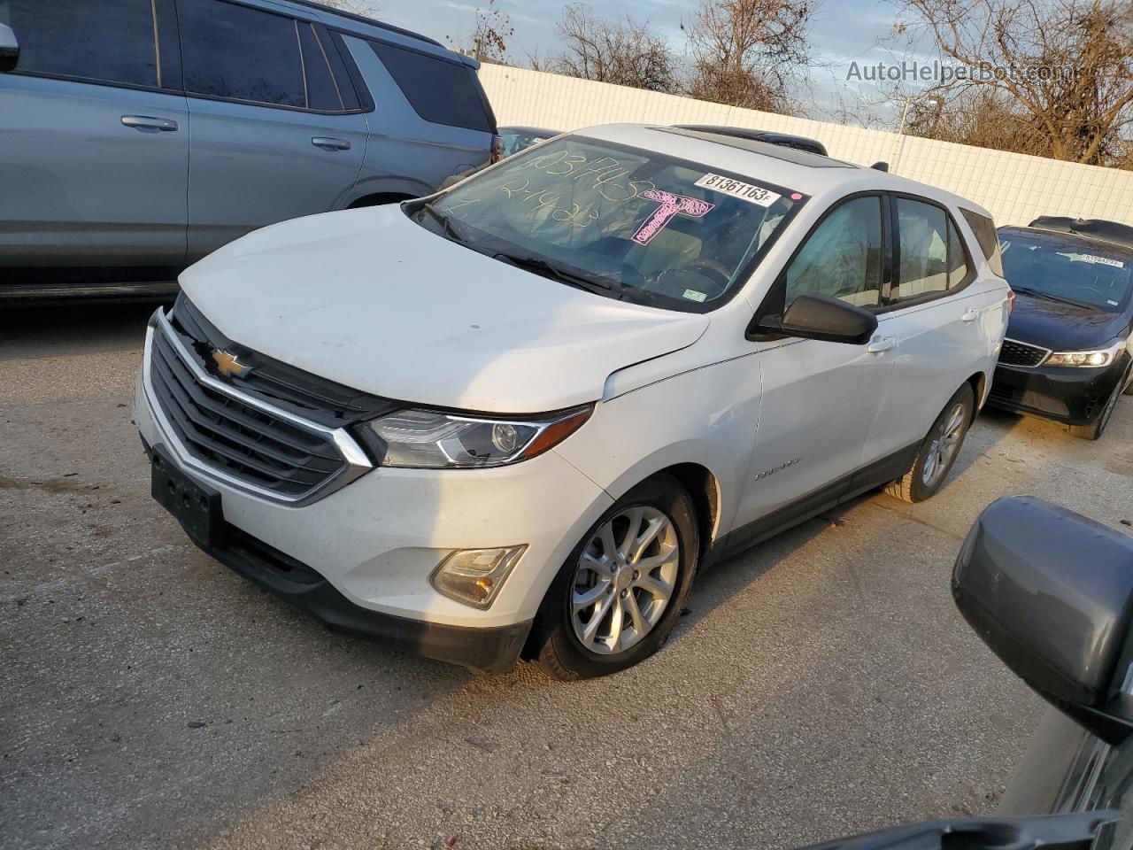 2018 Chevrolet Equinox Ls White vin: 2GNAXHEV4J6133394