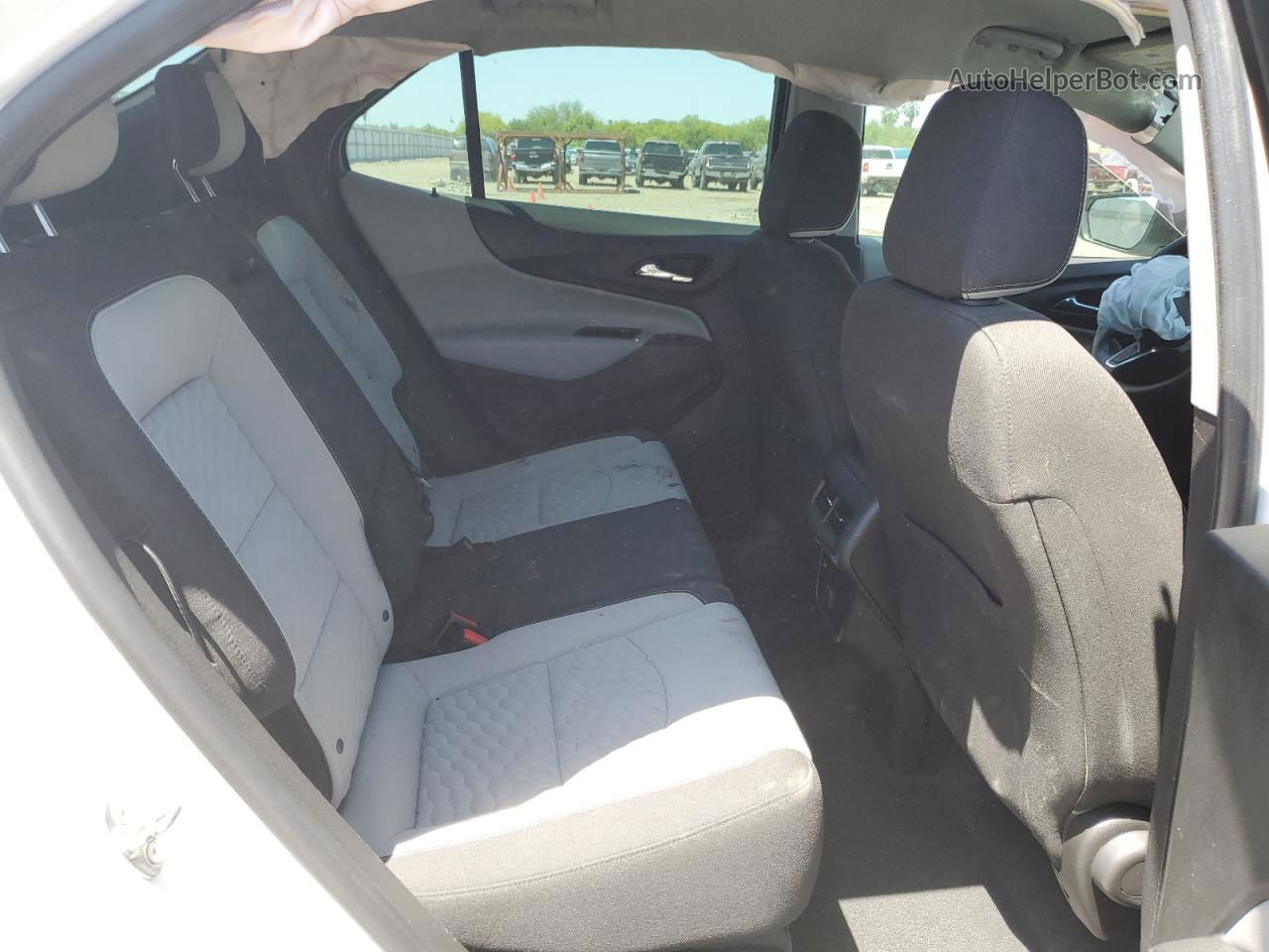 2018 Chevrolet Equinox Ls White vin: 2GNAXHEV6J6322824