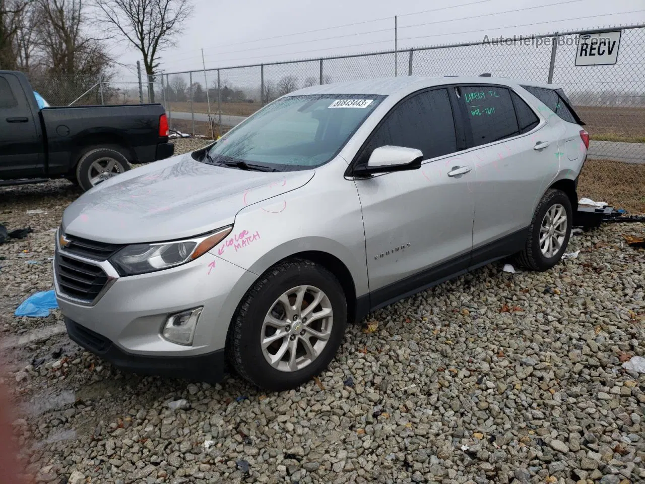 2018 Chevrolet Equinox Lt Серебряный vin: 2GNAXJEV3J6247443