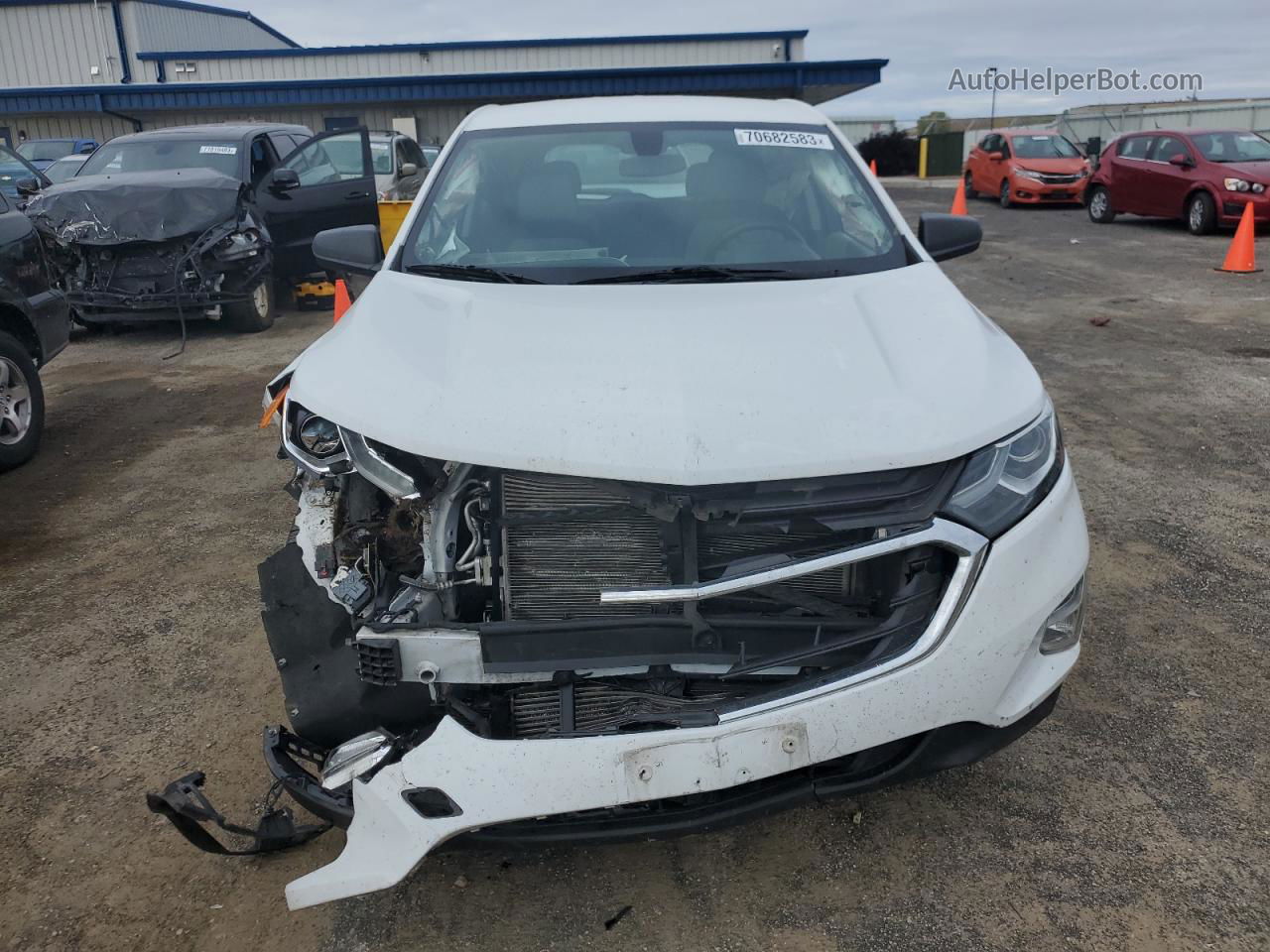 2018 Chevrolet Equinox Ls White vin: 2GNAXREV4J6133949