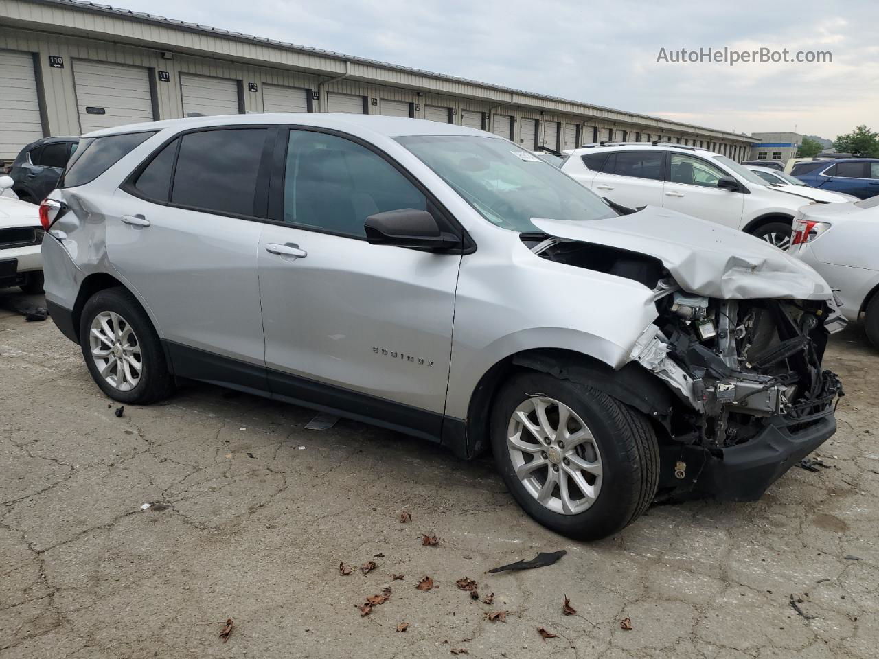 2018 Chevrolet Equinox Ls Silver vin: 2GNAXREV6J6319377