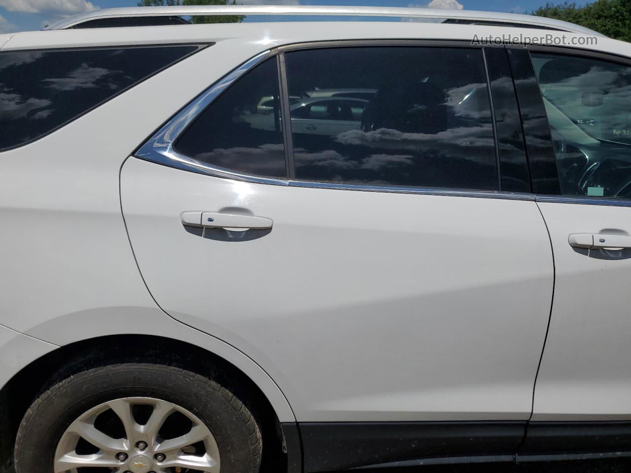 2018 Chevrolet Equinox Lt White vin: 2GNAXSEV2J6108104