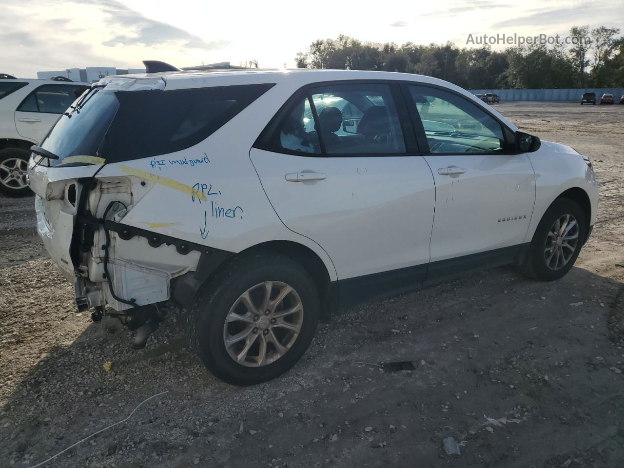 2019 Chevrolet Equinox Ls White vin: 2GNAXSEV9K6296265