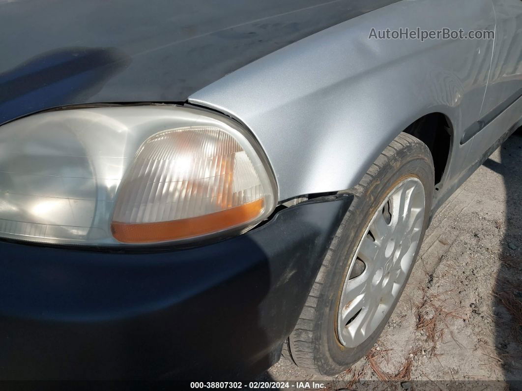 1998 Honda Civic Dx Silver vin: 2HGEJ6444WH107335