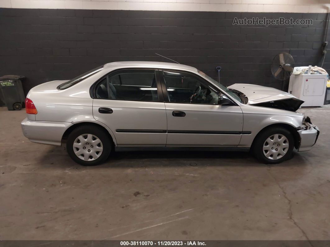 1998 Honda Civic Dx Silver vin: 2HGEJ6628WH523044