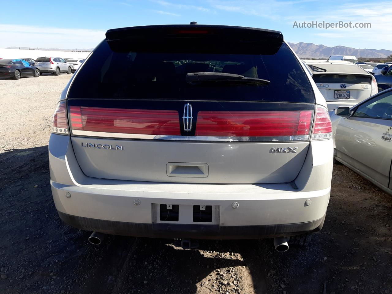 2007 Lincoln Mkx  White vin: 2LMDU68C57BJ33661