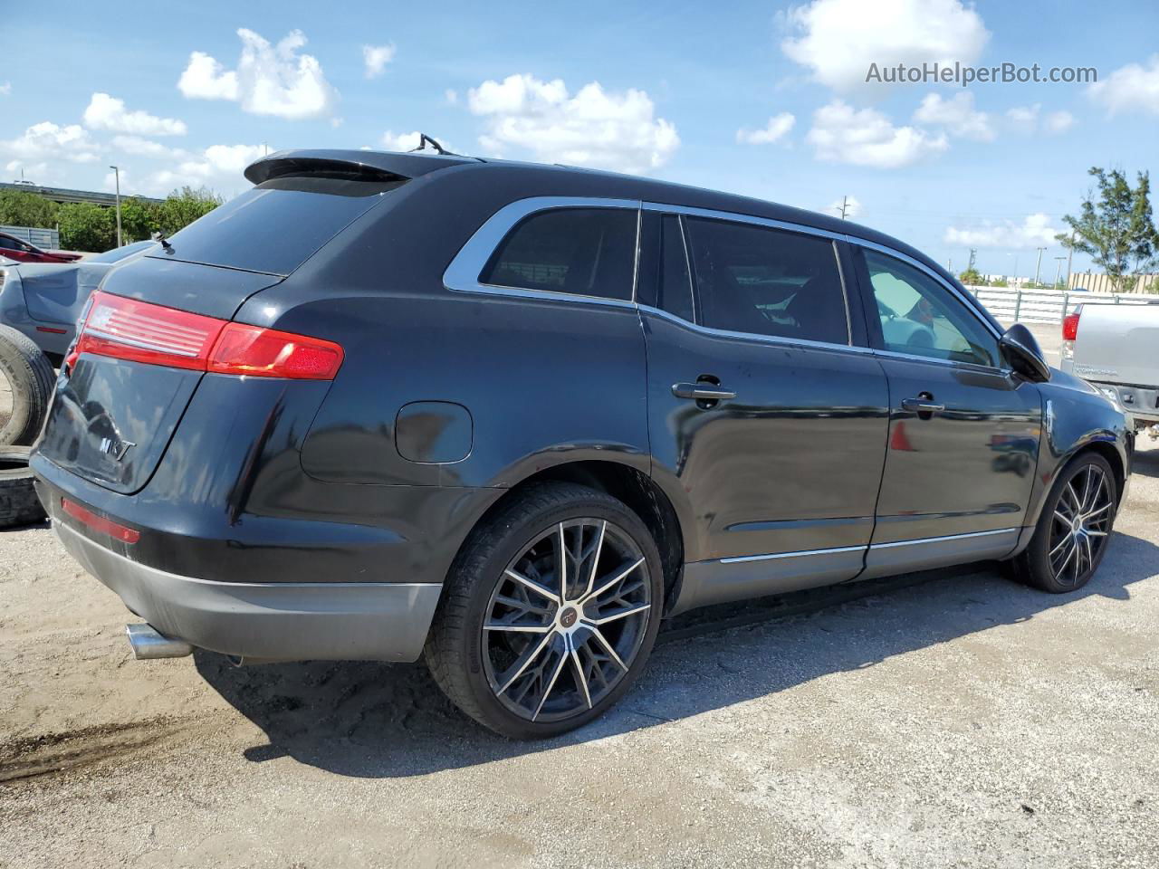 2010 Lincoln Mkt  Black vin: 2LMHJ5AR5ABJ00069