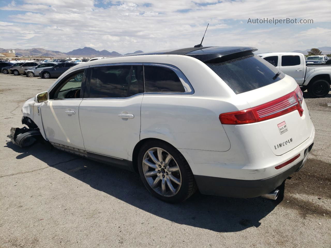 2010 Lincoln Mkt  White vin: 2LMHJ5AR7ABJ24745