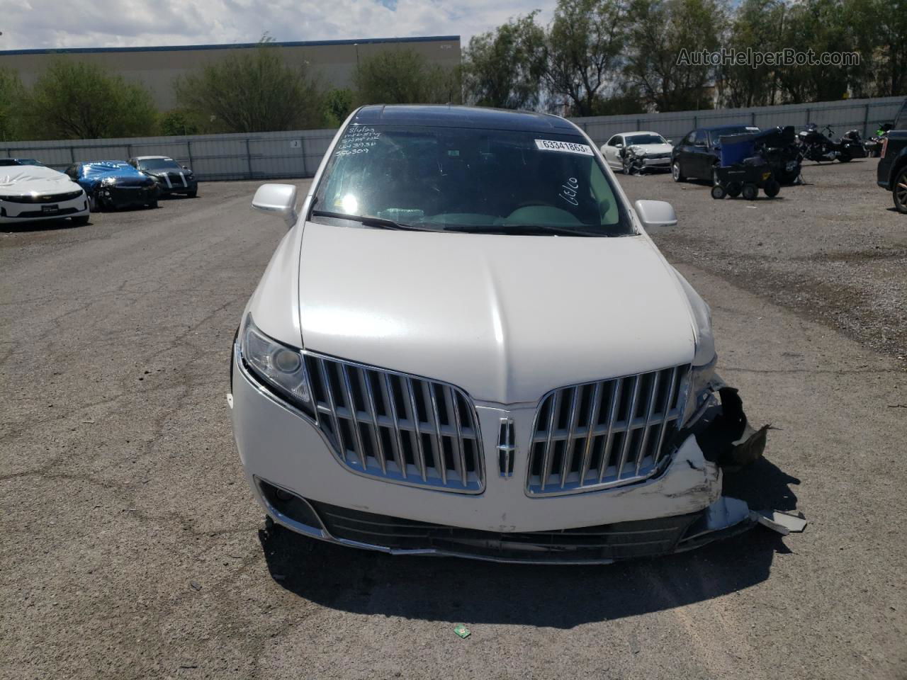 2010 Lincoln Mkt  White vin: 2LMHJ5AR7ABJ24745