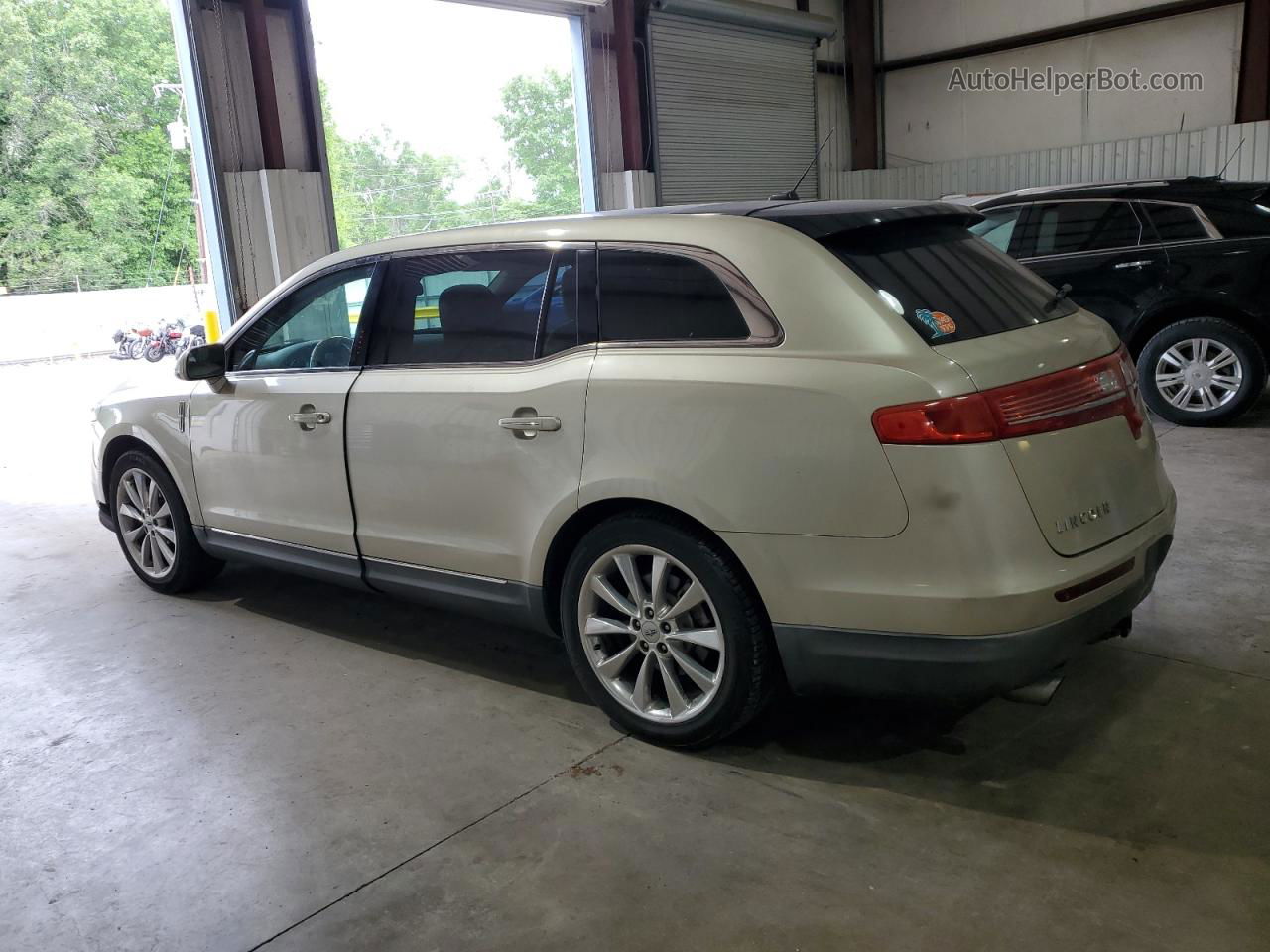 2010 Lincoln Mkt  Gold vin: 2LMHJ5AT1ABJ17737