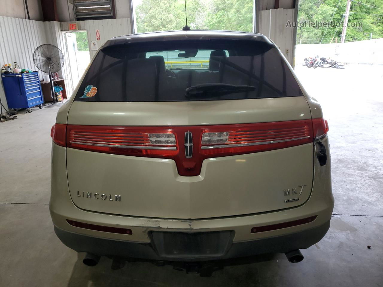 2010 Lincoln Mkt  Золотой vin: 2LMHJ5AT1ABJ17737