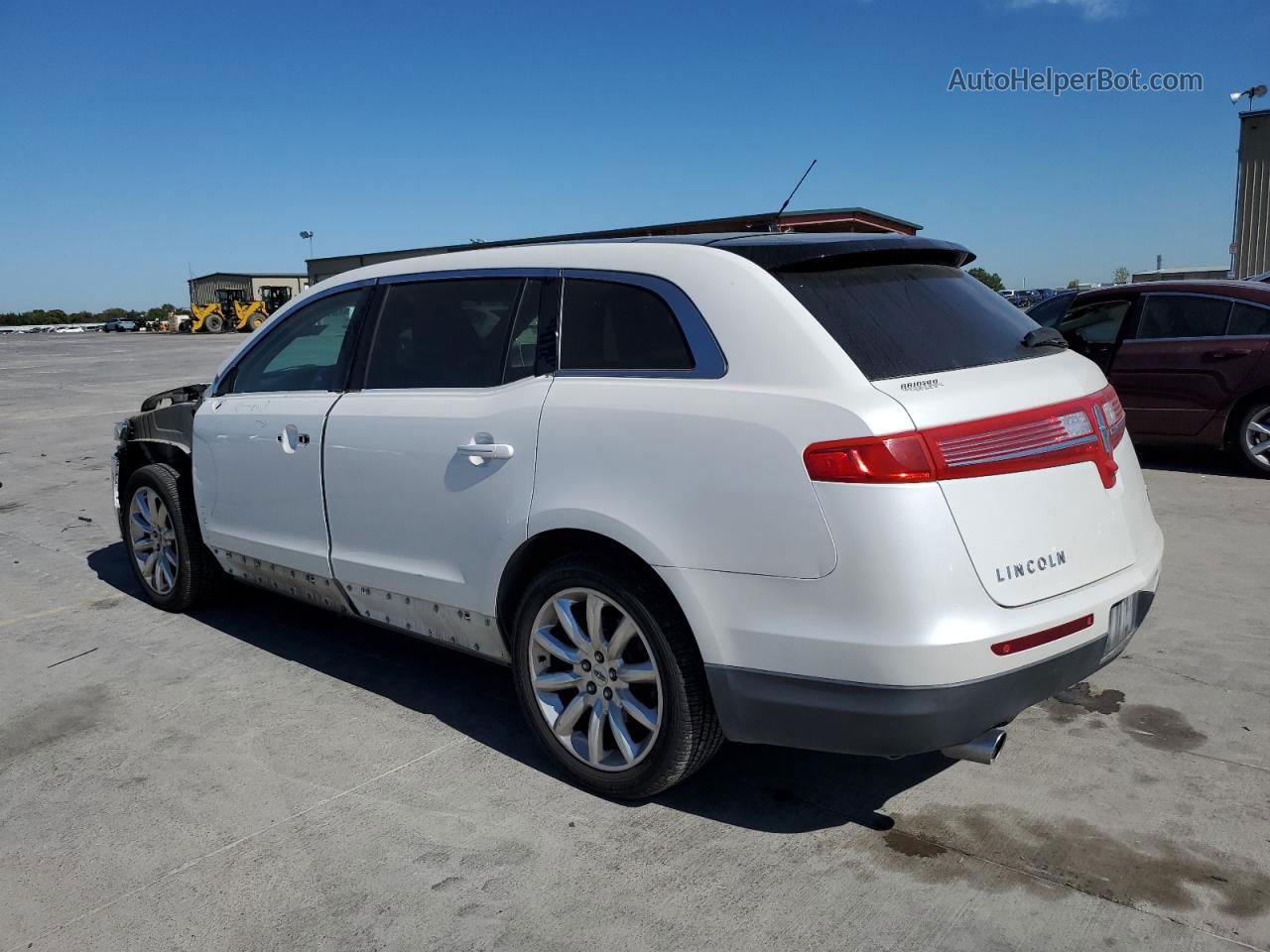 2010 Lincoln Mkt  White vin: 2LMHJ5FR7ABJ20929