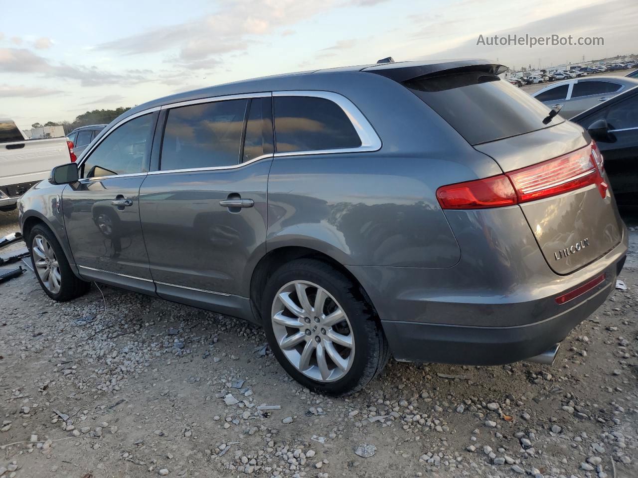 2010 Lincoln Mkt  Gray vin: 2LMHJ5FRXABJ03686