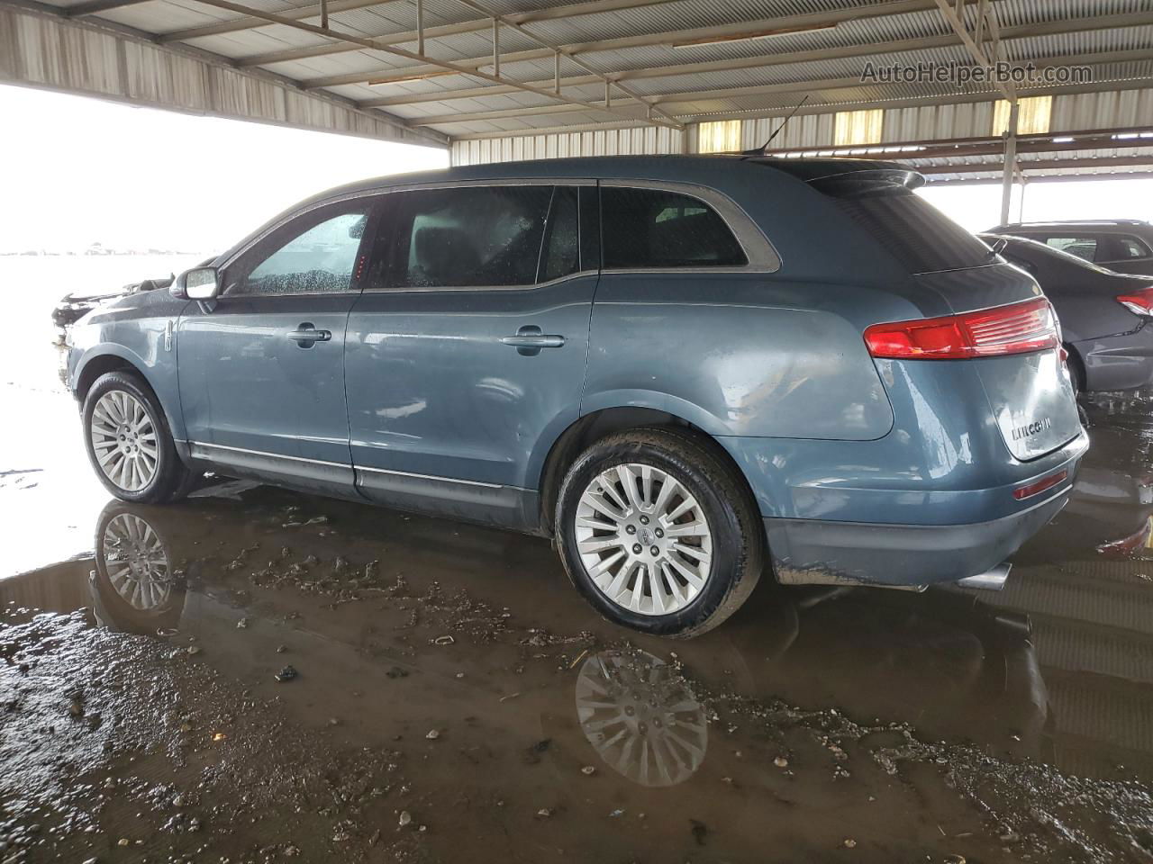 2010 Lincoln Mkt  Blue vin: 2LMHJ5FRXABJ26594