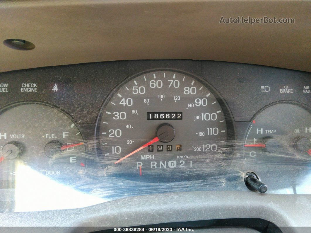 2000 Mercury Grand Marquis Gs Зеленый vin: 2MEFM74W1YX674692