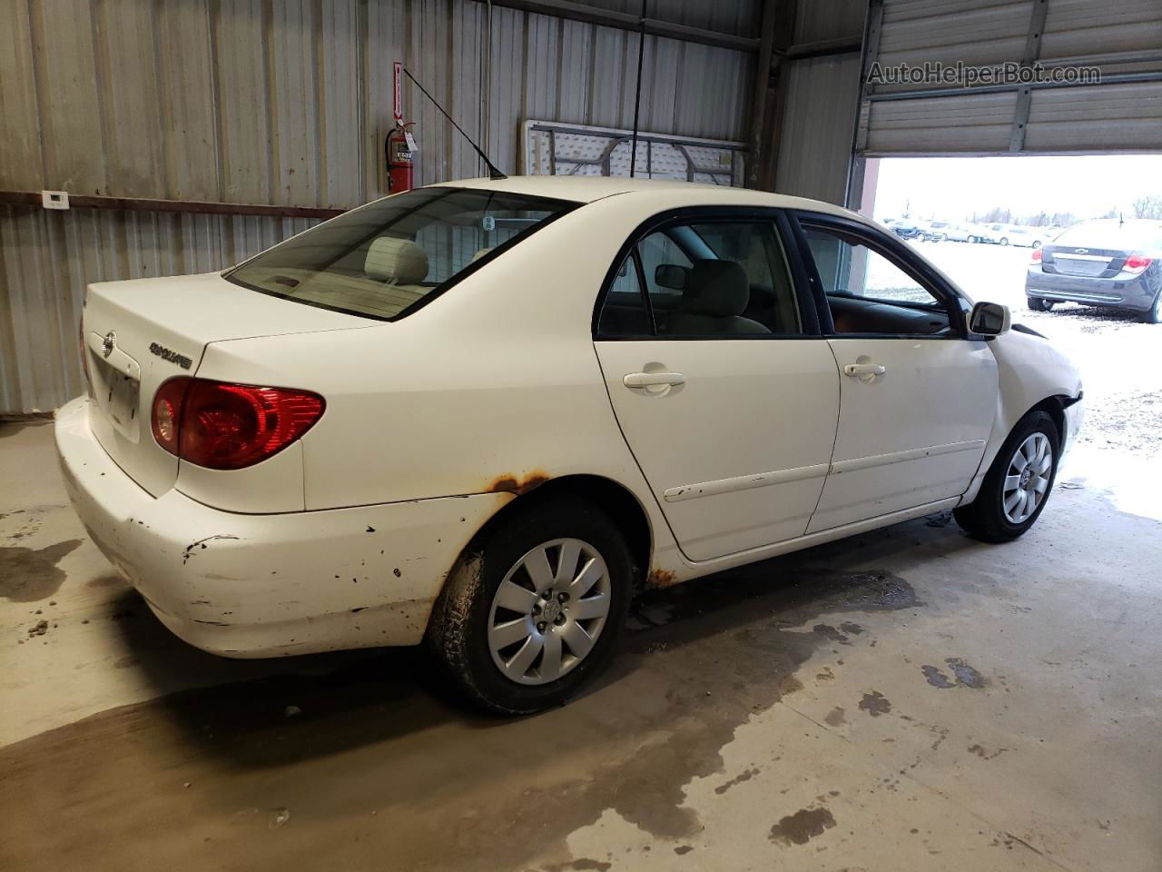 2004 Toyota Corolla Ce White vin: 2T1BR32E04C251105