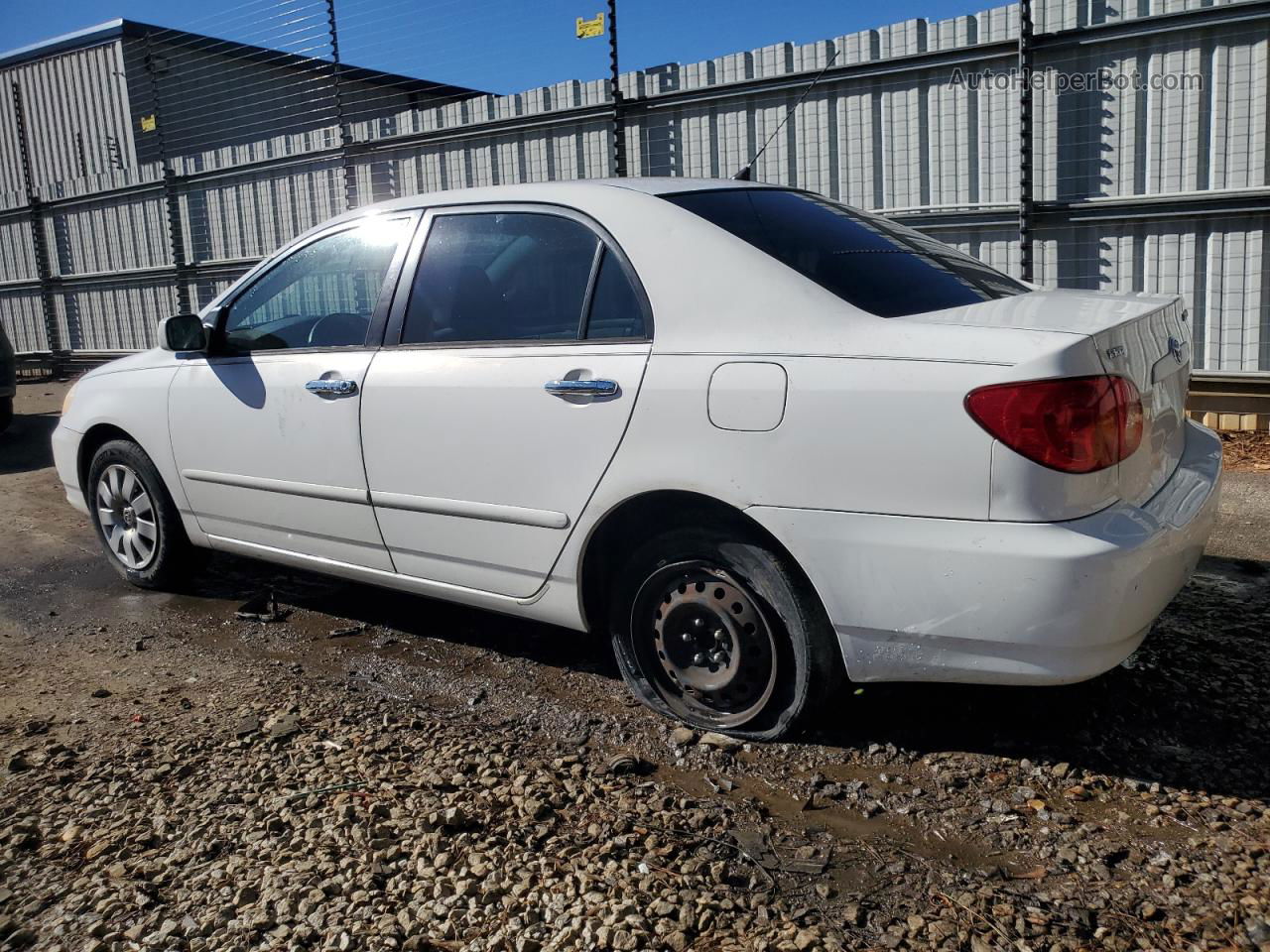 2004 Toyota Corolla Ce White vin: 2T1BR32E14C268429