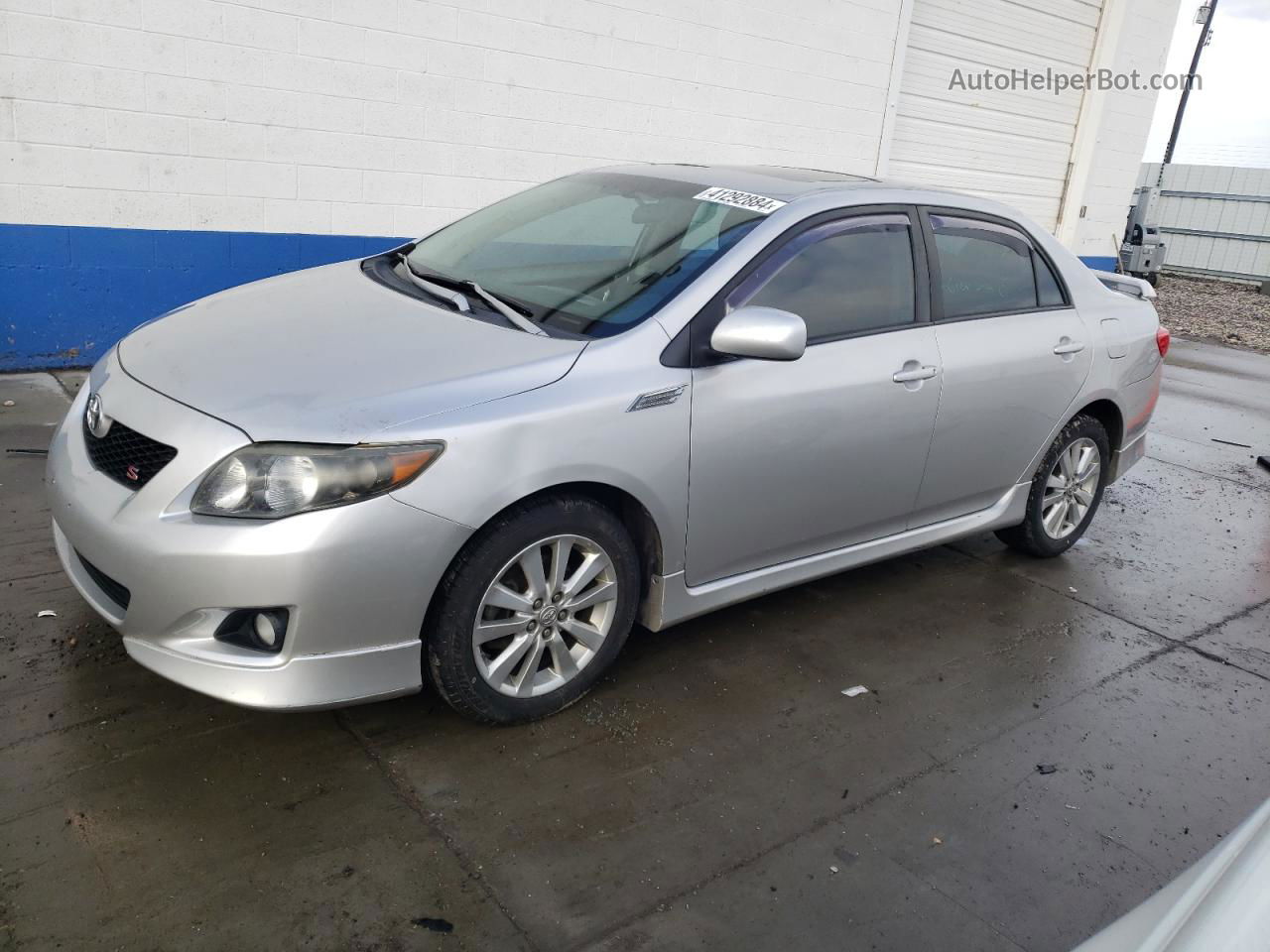 2010 Toyota Corolla Base Серебряный vin: 2T1BU4EE1AC402724