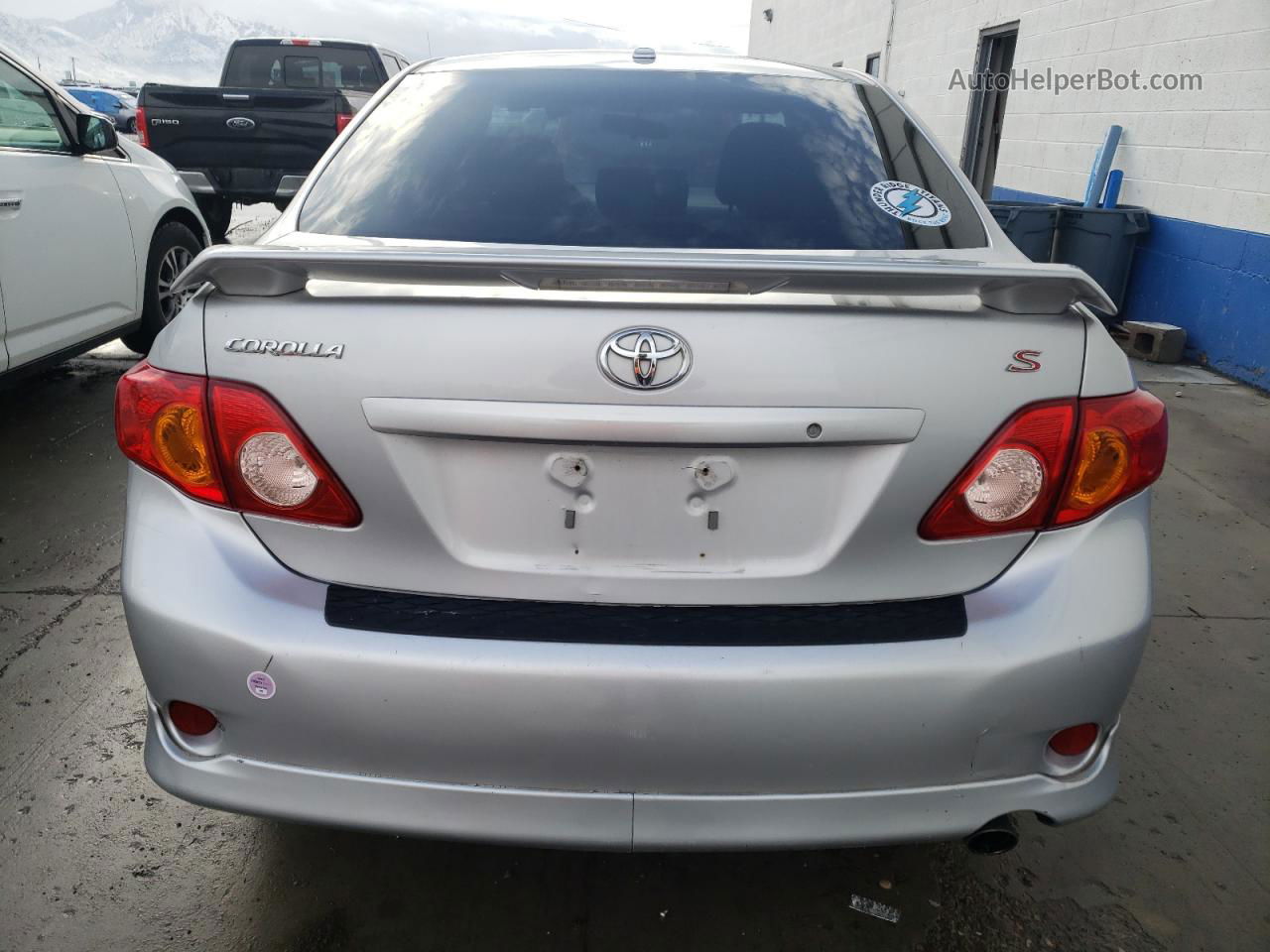 2010 Toyota Corolla Base Silver vin: 2T1BU4EE1AC402724