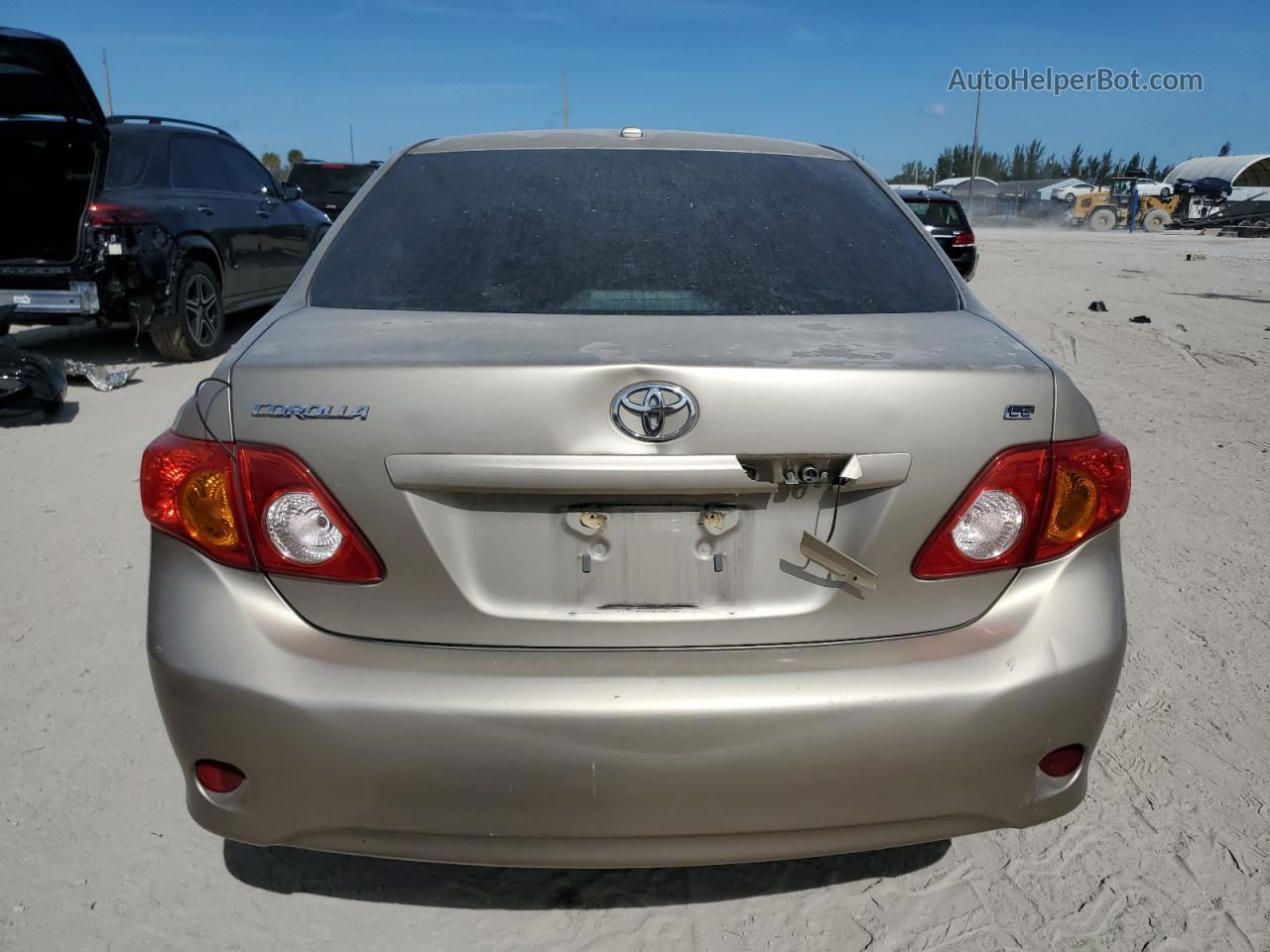 2010 Toyota Corolla Base Бежевый vin: 2T1BU4EE2AC383083