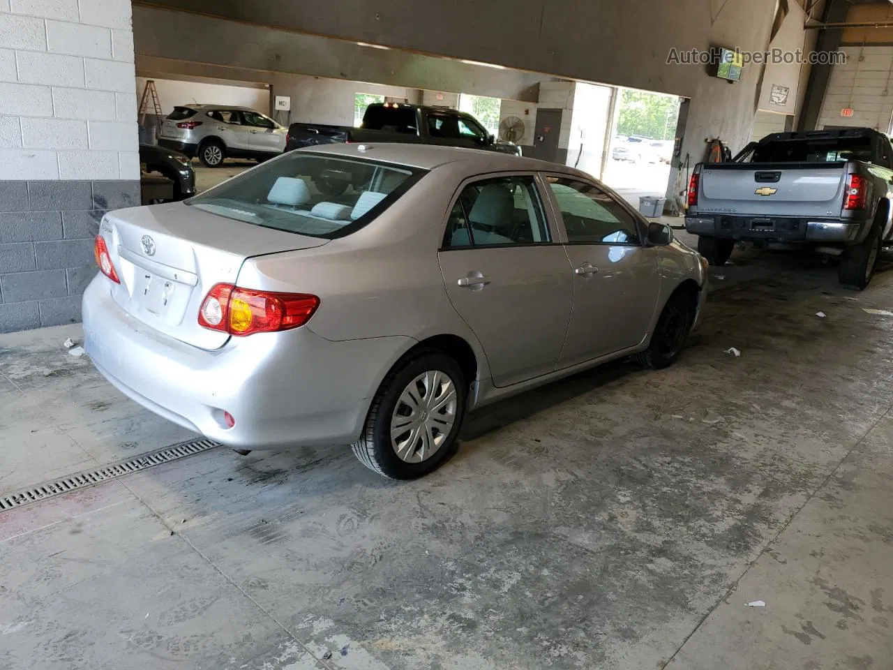 2010 Toyota Corolla Base Silver vin: 2T1BU4EE8AC322384