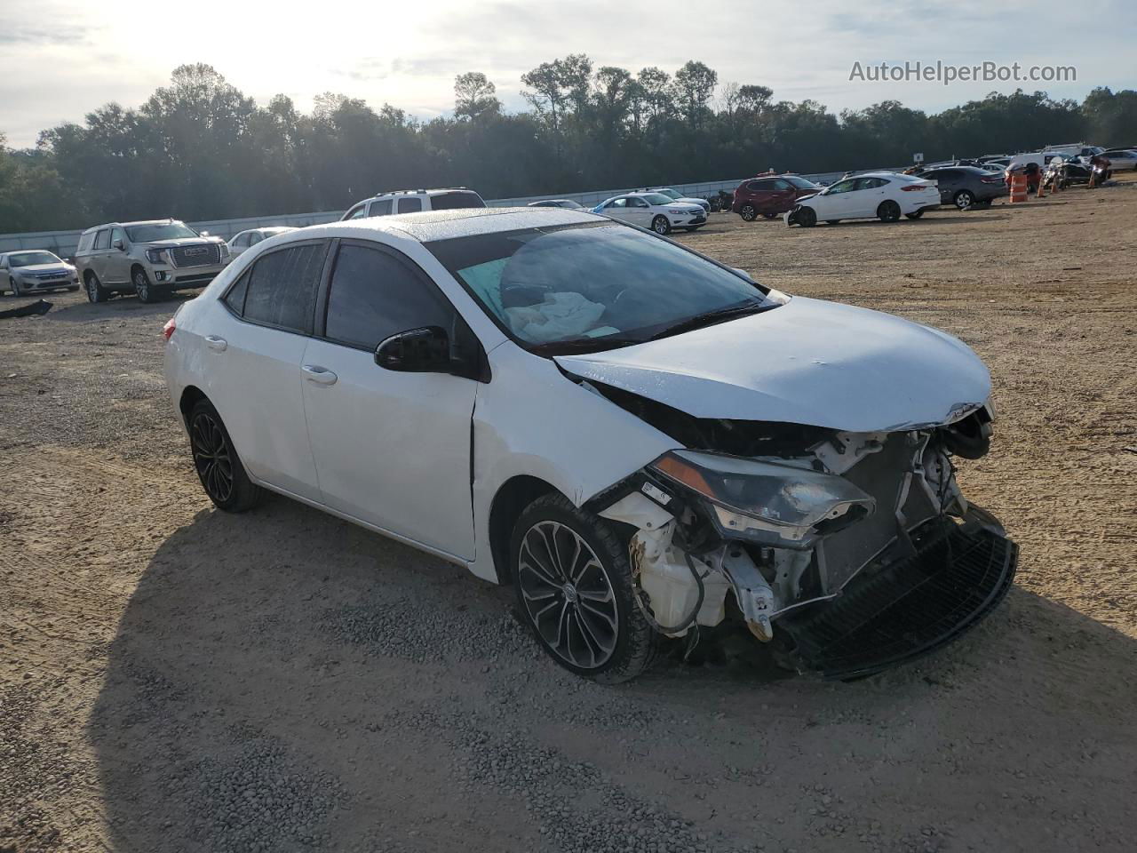 2015 Toyota Corolla L Белый vin: 2T1BURHE0FC240682