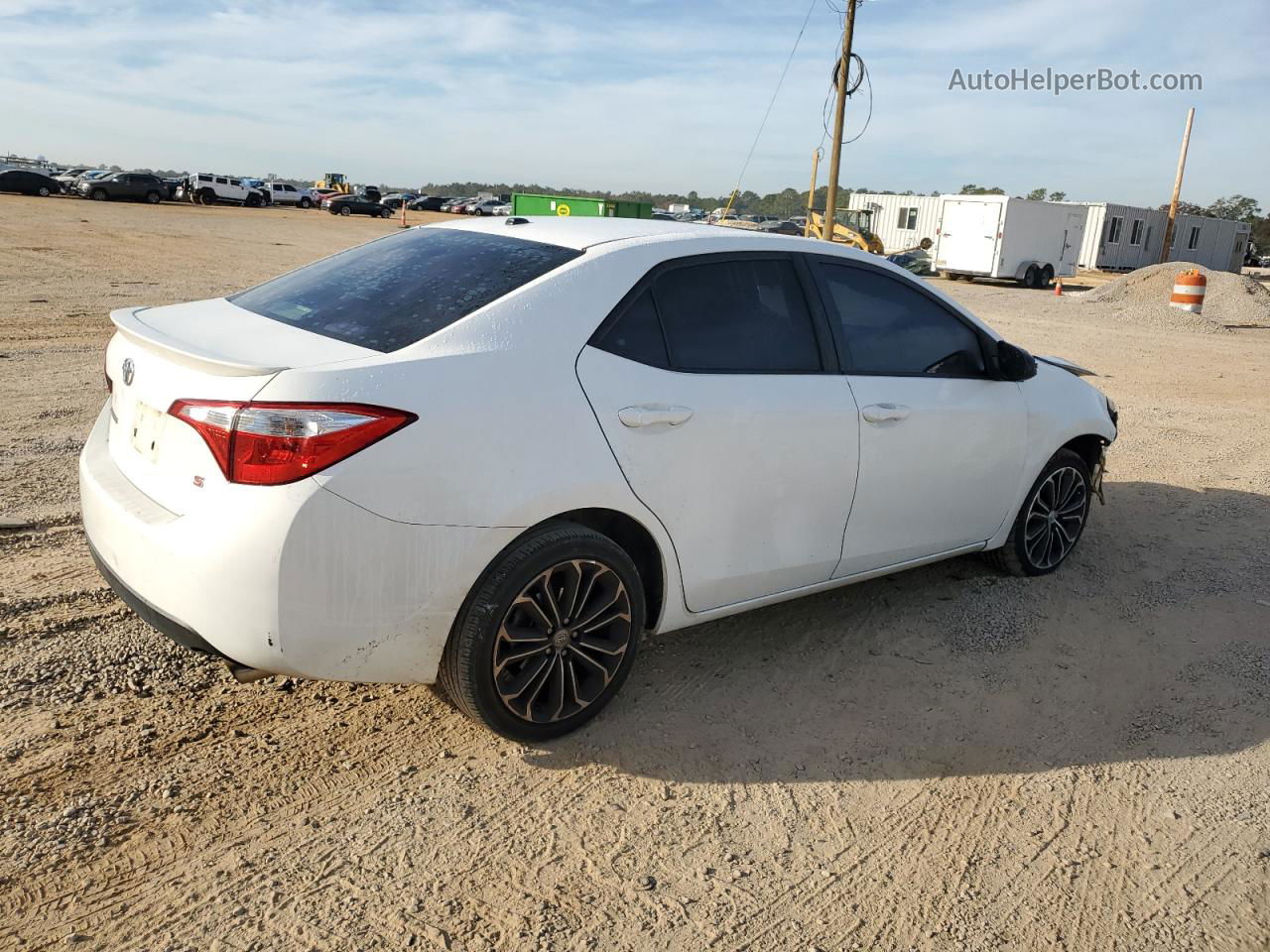 2015 Toyota Corolla L Белый vin: 2T1BURHE0FC240682