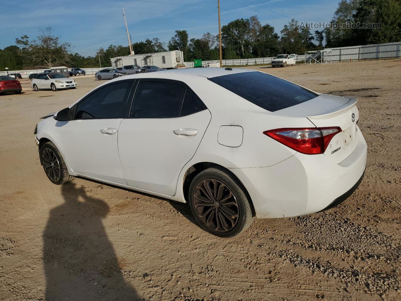 2015 Toyota Corolla L White vin: 2T1BURHE0FC240682