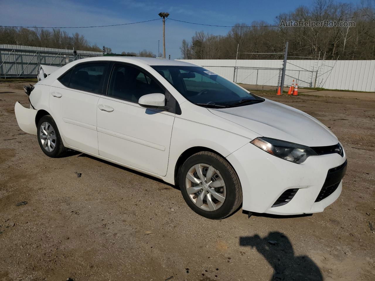 2015 Toyota Corolla L White vin: 2T1BURHE0FC445600