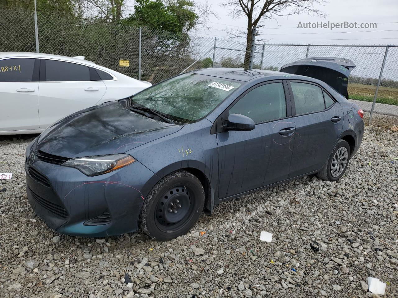 2019 Toyota Corolla L Gray vin: 2T1BURHE0KC169297