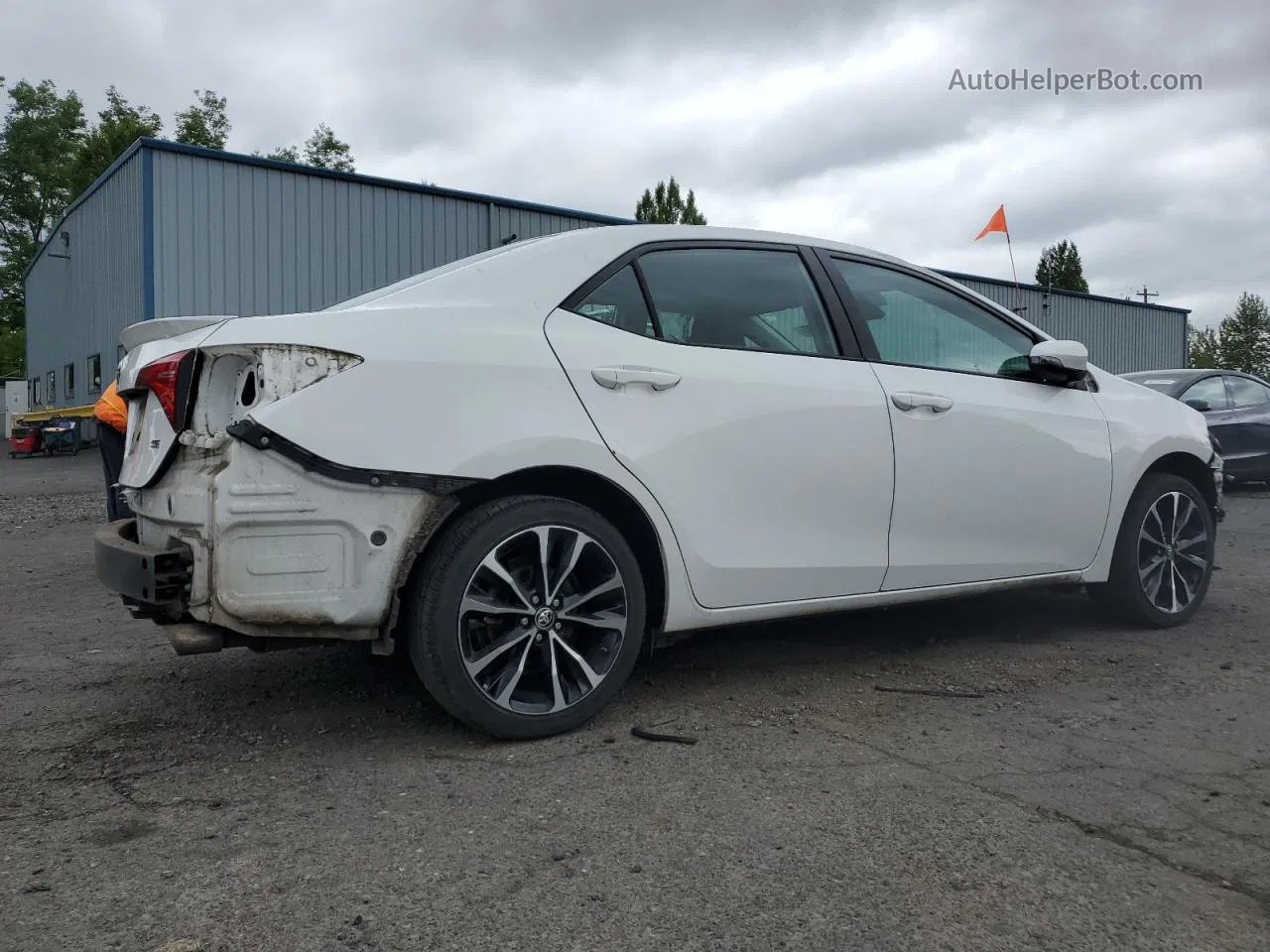 2019 Toyota Corolla L White vin: 2T1BURHE0KC184494