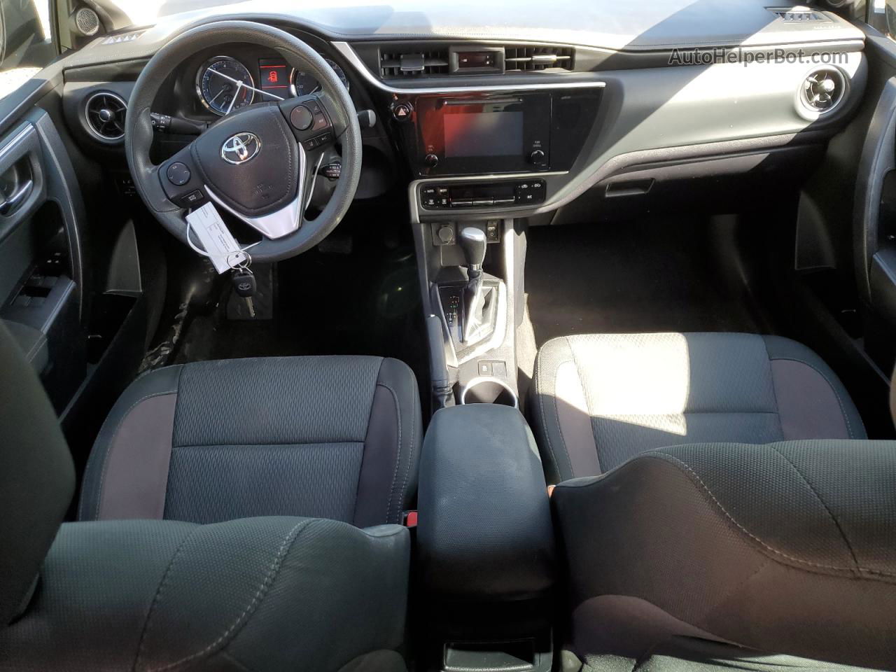 2019 Toyota Corolla L Красный vin: 2T1BURHE0KC202167