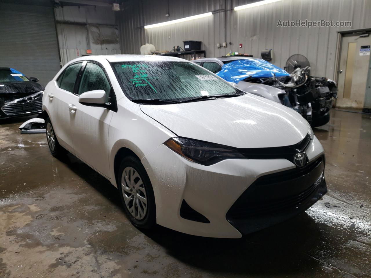 2019 Toyota Corolla L White vin: 2T1BURHE1KC169793