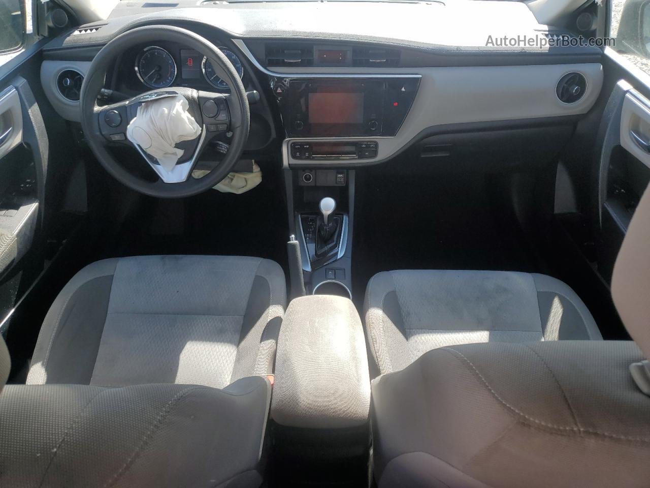 2019 Toyota Corolla L Белый vin: 2T1BURHE1KC203294