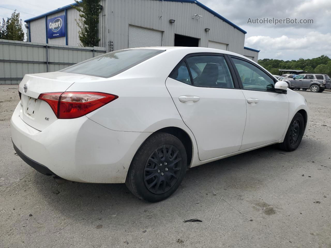 2019 Toyota Corolla L White vin: 2T1BURHE1KC239437